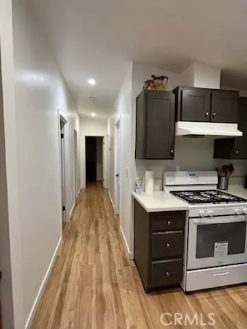 7560 Woodman Pl #107, Van Nuys, CA 91405 photo 5