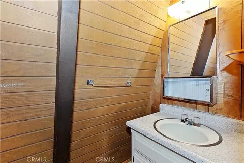Bath - 1625 Virginia, Wrightwood, CA 92397 photo 2 of 2