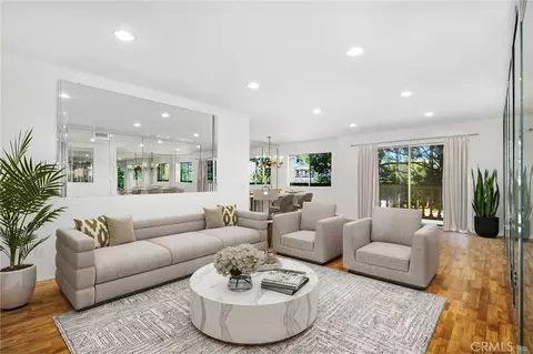 5400 Lindley Ave #101, Encino, CA 91316