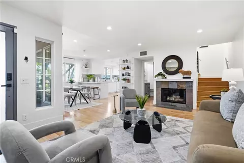 2364 Duane St #5, Los Angeles, CA 90039