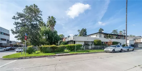11001 Hortense St, West Toluca Lake, CA 91602