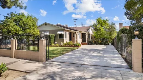 5658 Willowcrest Ave, North Hollywood, CA 91601