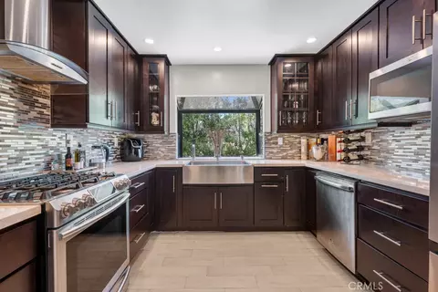 10011 Topanga Cyn #1, Chatsworth, CA 91311