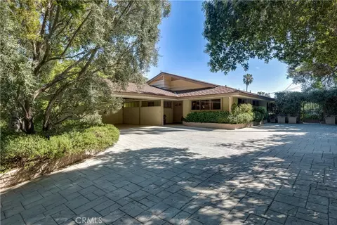 16700 Bosque Dr, Encino, CA 91436