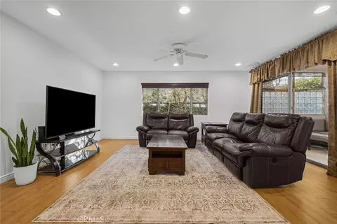 4445 Cartwright Ave #106, Toluca Lake, CA 91602