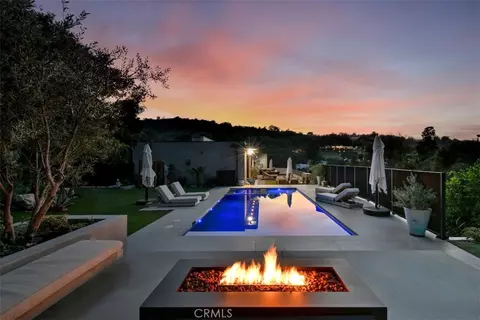 14753 Round Vly, Sherman Oaks, CA 91403