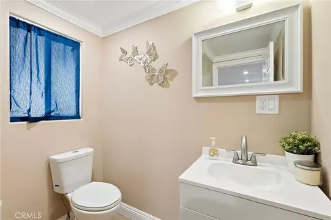 Bath - 8630 Sharp Ave, Sun Valley, CA 91352 photo 1 of 5