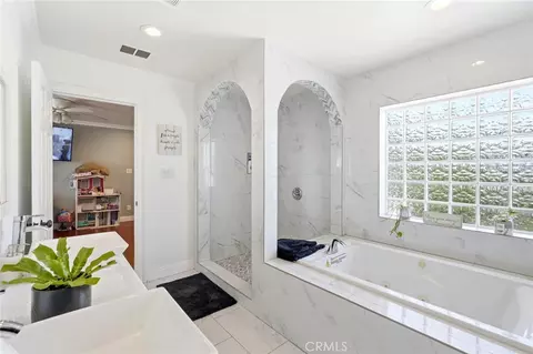 Bath - 8630 Sharp Ave, Sun Valley, CA 91352 photo 3 of 5