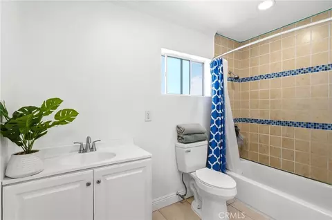 Bath - 8630 Sharp Ave, Sun Valley, CA 91352 photo 5 of 5