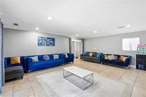 Living - 8630 Sharp Ave, Sun Valley, CA 91352 photo 3 of 4