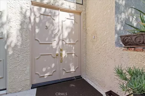 5727 Etiwanda #3, Tarzana, CA 91356