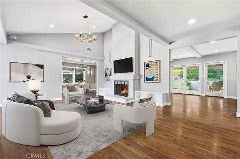 3148 Barbara Ct, Los Angeles, CA 90068