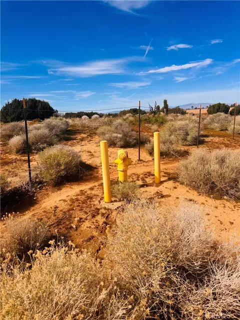 22 W Ave O8 W, Palmdale, CA 93551