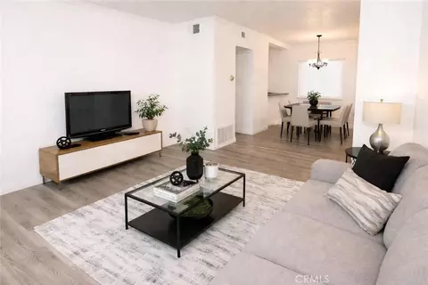 7632 Topanga Cyn #117, Canoga Park, CA 91304