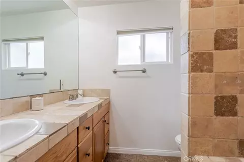 Bath - 5888 Oak Knls, Simi Valley, CA 93063 photo 3 of 5
