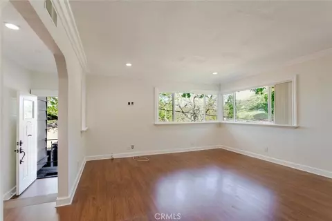 Living - 5888 Oak Knls, Simi Valley, CA 93063 photo 2 of 4