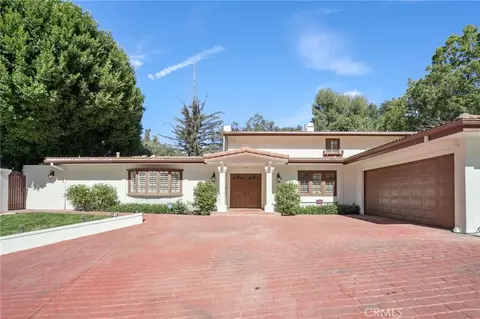 15815 Castlewoods Dr, Sherman Oaks, CA 91403