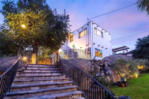 8500 Val Verde Dr, West Hills, CA 91304