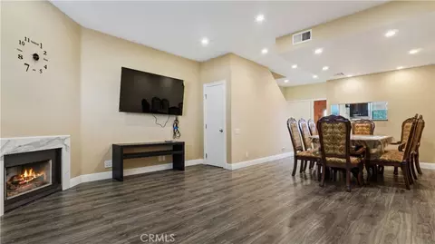 14256 Victory Blvd #3, Van Nuys, CA 91401