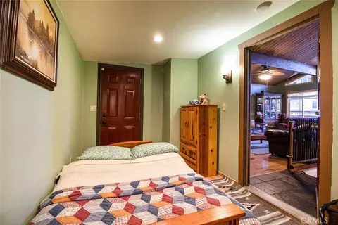 Bedroom - 24719 Valle, Crestline, CA 92325 photo 1 of 4