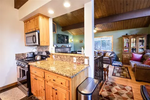 Kitchen - 24719 Valle, Crestline, CA 92325 photo 2 of 2