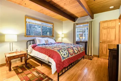 Bedroom - 24719 Valle, Crestline, CA 92325 photo 3 of 4