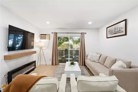 6904 Radford #5, North Hollywood, CA 91605