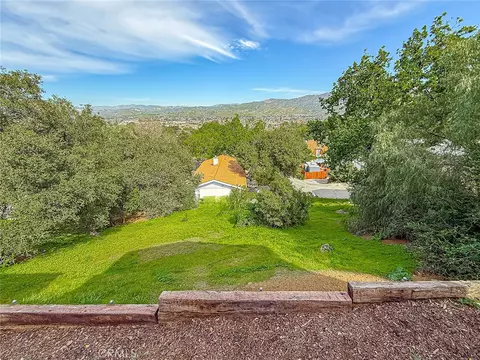 Exterior - 1059 Alta Vis, Simi Valley, CA 93063 photo 8 of 10