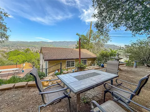 Exterior - 1059 Alta Vis, Simi Valley, CA 93063 photo 2 of 10