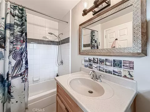 Bath - 1059 Alta Vis, Simi Valley, CA 93063 photo 2 of 2