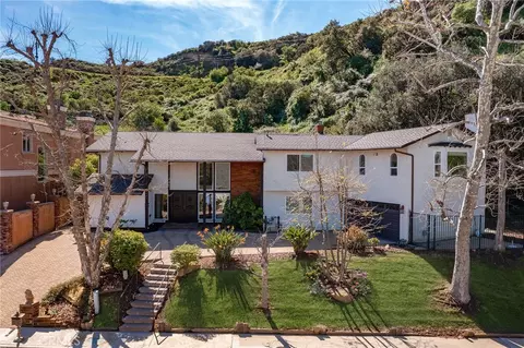 3831 Saint Johnswood Dr, Woodland Hills, CA 91364