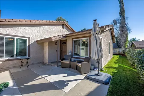 25688 Neblina Ct, Valencia, CA 91355
