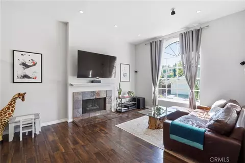 5244 Baza Ave, Woodland Hills, CA 91364