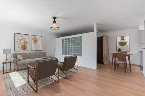 11138 Aqua Vista St #49, Studio City, CA 91602