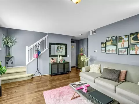 6840 De Celis #31, Lake Balboa, CA 91406