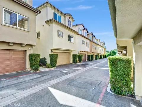 6840 De Celis #31, Lake Balboa, CA 91406