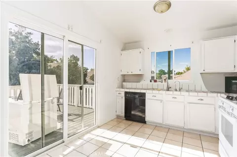 Kitchen - 40514 Aster Pl, Palmdale, CA 93551 photo 1 of 2