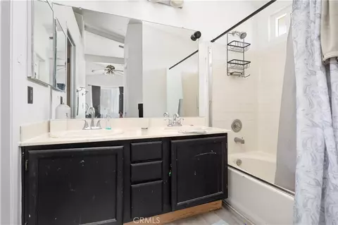 Bath - 40514 Aster Pl, Palmdale, CA 93551 photo 2 of 2
