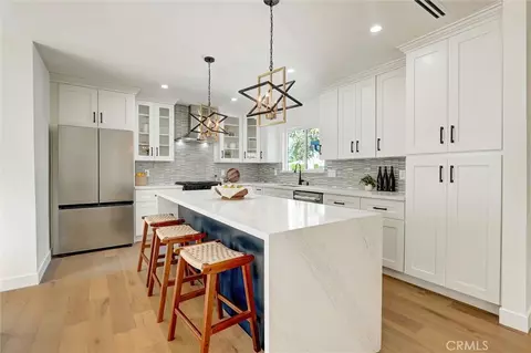 6852 Atoll Ave, North Hollywood, CA 91605