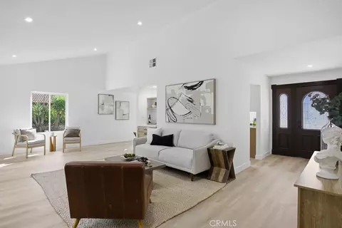 1069 Belleza St, Camarillo, CA 93012