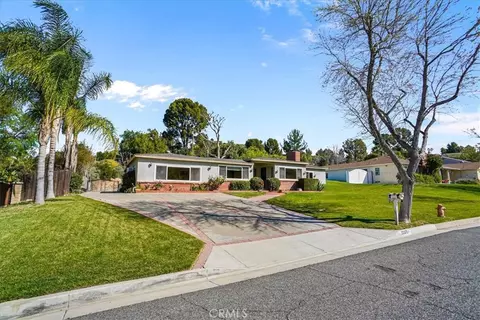 22573 Arriba Dr, Saugus, CA 91350