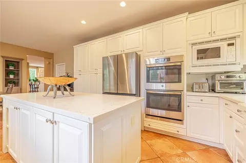 Kitchen - 574 Oak Tree Ct, Simi Valley, CA 93065 photo 1 of 3