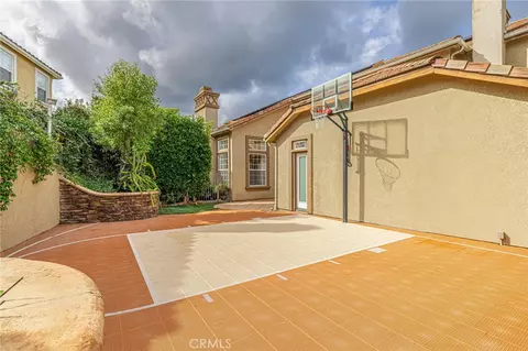 Exterior - 574 Oak Tree Ct, Simi Valley, CA 93065 photo 10 of 11