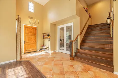 Entry Way - 574 Oak Tree Ct, Simi Valley, CA 93065 photo 2 of 6