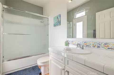 Bath - 574 Oak Tree Ct, Simi Valley, CA 93065 photo 2 of 5