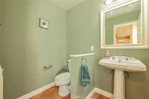 Bath - 574 Oak Tree Ct, Simi Valley, CA 93065 photo 1 of 5