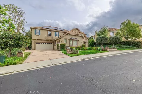 Exterior - 574 Oak Tree Ct, Simi Valley, CA 93065 photo 2 of 11