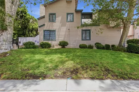 7904 Topanga Canyon Blvd #3, Canoga Park, CA 91304