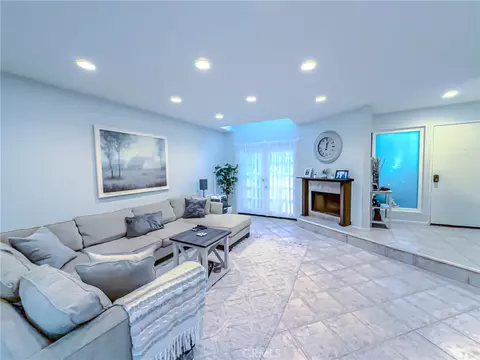 7904 Topanga Canyon Blvd #3, Canoga Park, CA 91304