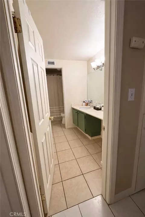 Bath - 2410 N Justin, Simi Valley, CA 93065 photo 3 of 5